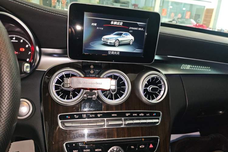 Used Mercedes-Benz C-Class 2016 C 200 L Audio And AC Panel