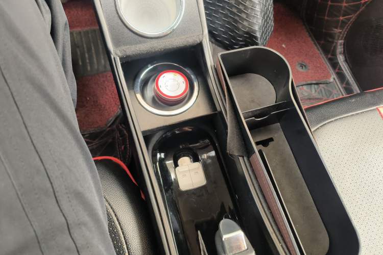 Used Wuling Hongguang MINIEV 2022 GAMEBOY 300km Enthusiast Model with Lithium Iron Phosphate
