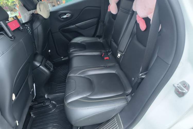 Used Jeep Cherokee 2017 2.0L Superior Edition