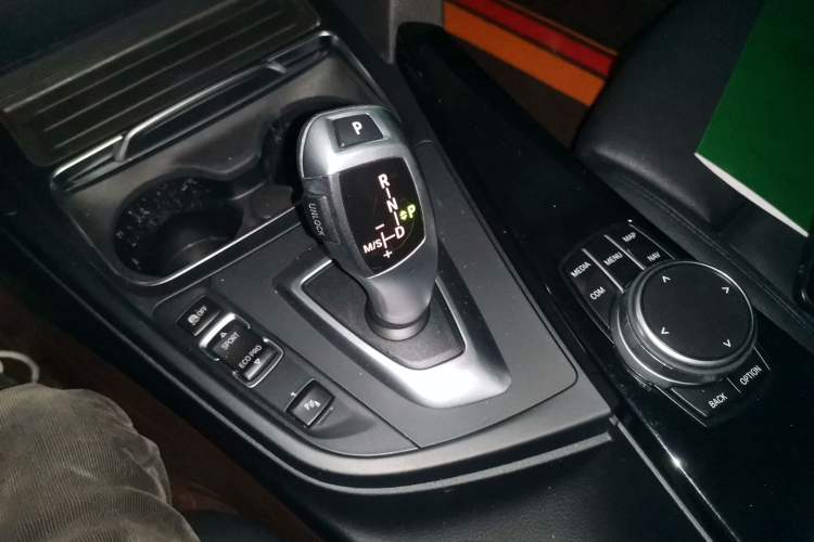 Used BMW 3 Series GT 2020 320i M Sport Package Gear Lever