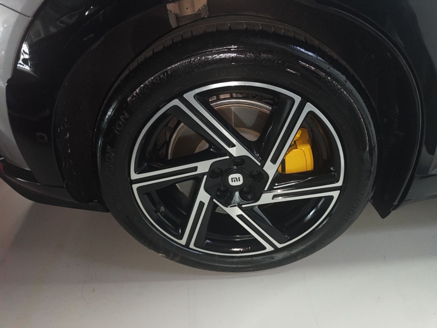 Xiaomi Auto YU7 2025 Ultra-Long Range All-Wheel Drive Pro Version — снимка 11