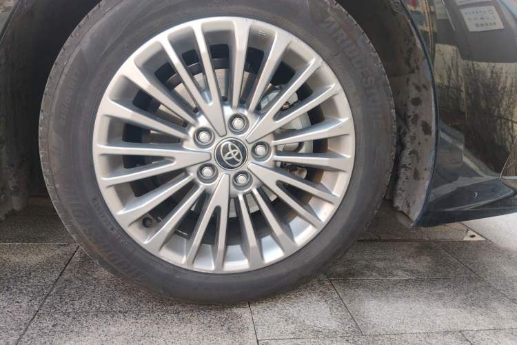 Used Toyota Camry 2024 Dual-Motor 2.0 HGVP Luxury Edition
