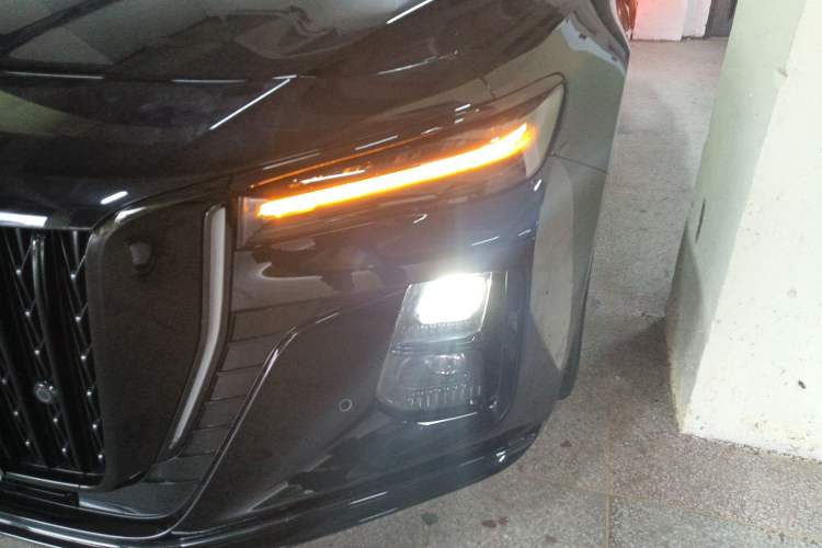 Used Hongqi H5 2025 1.5T DCT Xuan Ying Edition Left Front Headlight