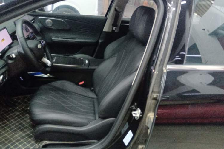 Used Chery Fengyun A8L 2025 1.5 TGDI 145 km Standard Version