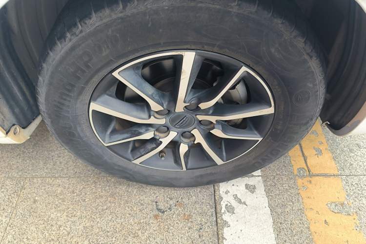 Used Geely Auto Emgrand 2019 Leading Edition 1.5L CVT Luxury Model China V Standard
