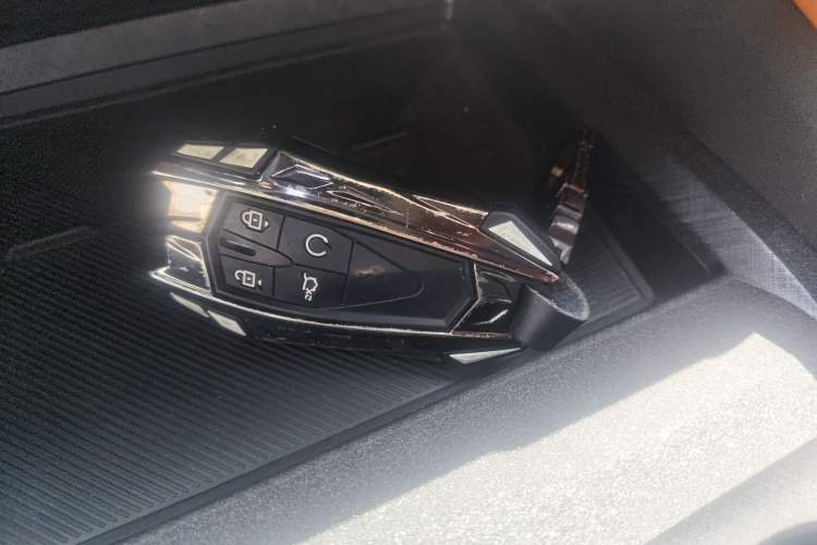 Used CHANGAN UNI-V 2022 1.5T Prestige Version