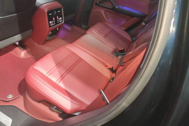 Used Porsche Cayenne 2023 Cayenne 3.0T Platinum Edition
