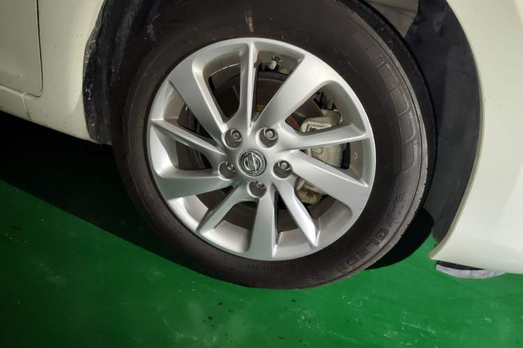 Used Nissan Tiida 2016 1.6L CVT Cool Dynamic Edition Right Front Wheel Hub
