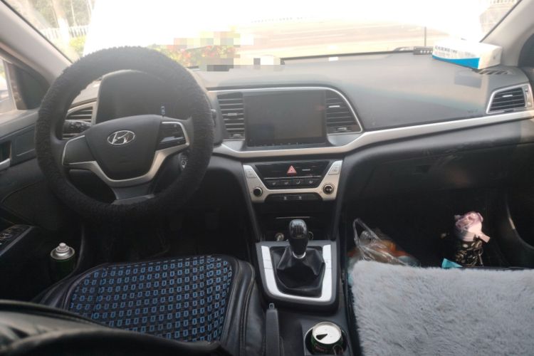 Used Hyundai Elantra (6th Generation / Lingdong) 2016 1.6L Manual ZhiXuan·Youth Edition Center Console
