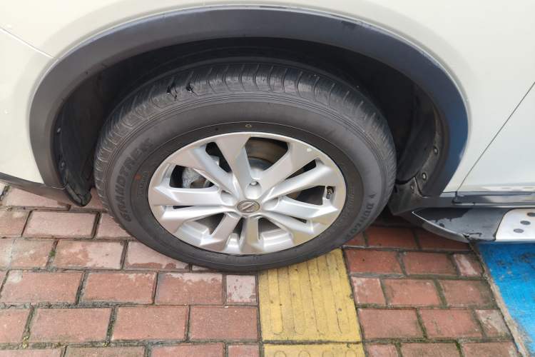 Used Nissan X-Trail 2015 2.5L CVT Leading MAX Edition 4WD
