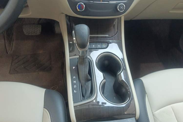 Used Buick Verano 2017 Sedan 15S Automatic Leading Model Gear Lever