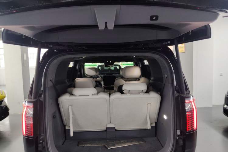 Used Zeekr 009 2022 WE Edition Trunk