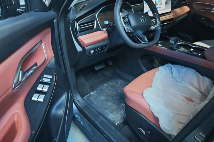 Used Changan CS75 2026 Model PRO 1.5T DCT Prestige 7-Seater