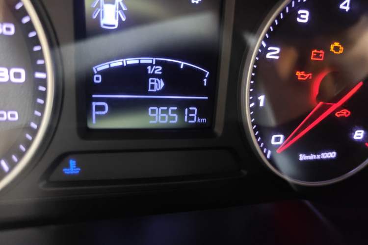 Used MG ZS 2017 1.5L Automatic Luxury Edition Odometer Close Up