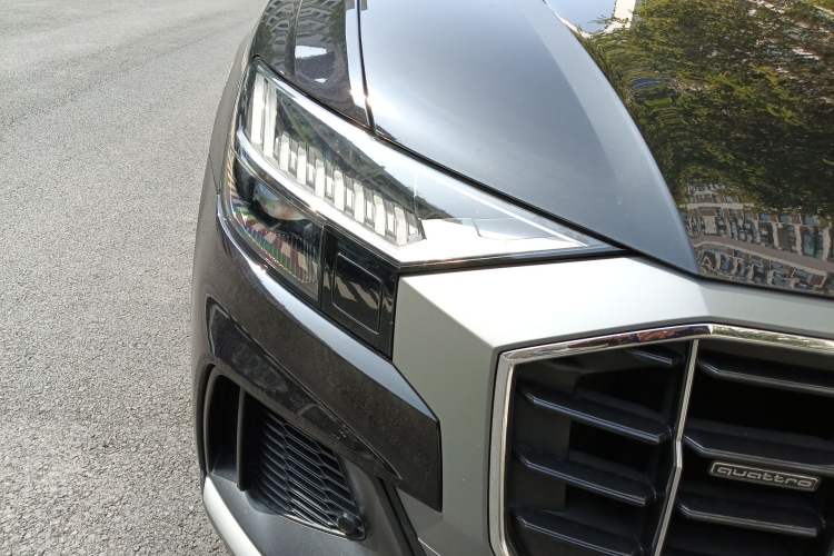 Used Audi Q8 2021 55 TFSI Prestige Dynamic Edition Right Front Headlight