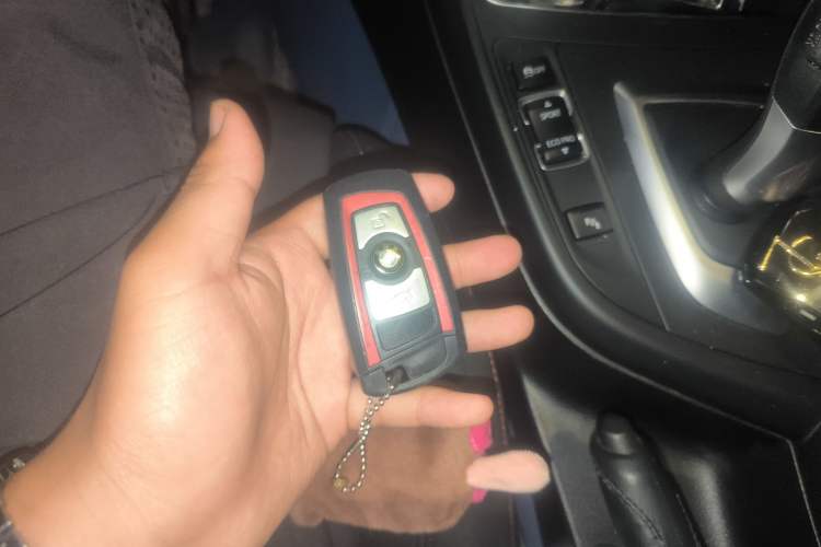 Used BMW 2 Series 2019 225i Convertible Coupe Sports Design Package Vehicle Key