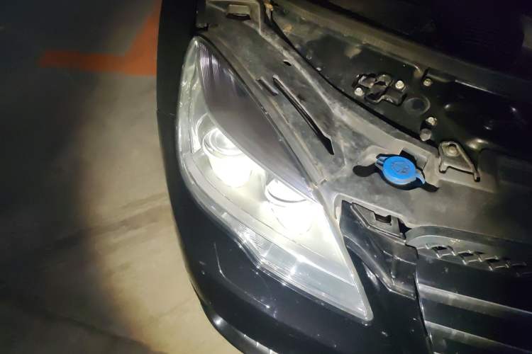 Used Mercedes-Benz R-Class 2017 R 320 4MATIC Business Edition Prestige Model Right Front Headlight