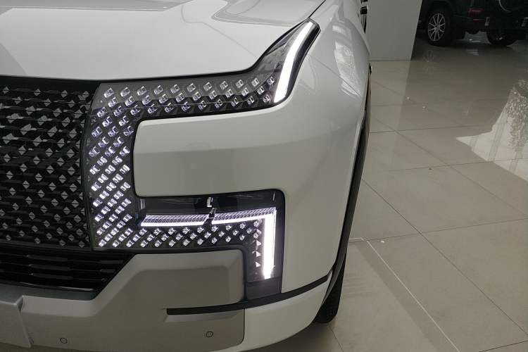 Used Yangwang U8 2023 Luxury Edition
