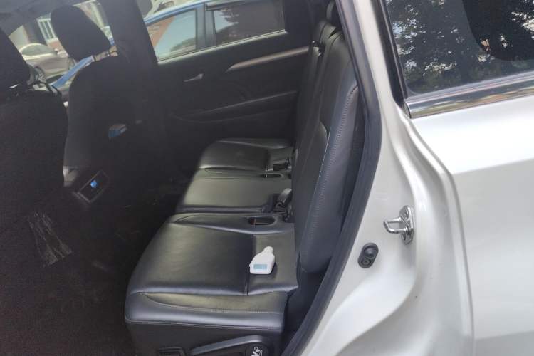 Used Toyota Highlander 2018 2.0T Four-Wheel Drive Prestige Version 7 Seats China VI Standard