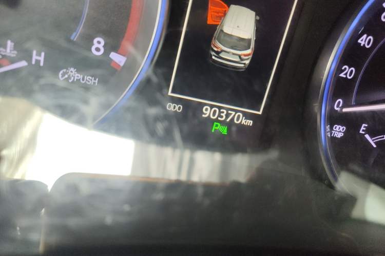 Used Toyota Highlander 2018 2.0T Four-Wheel Drive Prestige Version 7 Seats China VI Standard Odometer Close Up