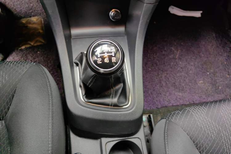 Used FAW Junpai A70 2016 1.6L Manual Tech Model Gear Lever