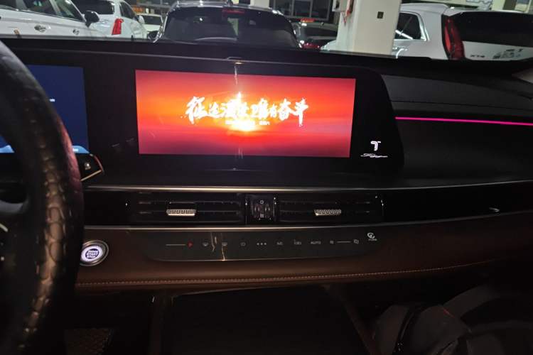 Used Chery Tiggo 8 PRO 2024 Champion Edition 390T Two-Wheel Drive Peak Version 5 Seats
