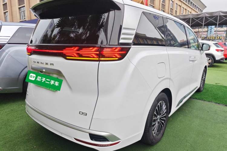 Used Denza D9 2022 DM-i 1040 Prestige Model