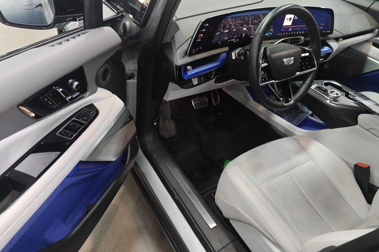 Used Cadillac OPTIQ 2024 Standard Range Version