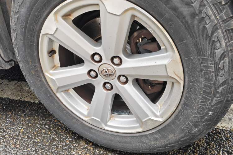 Used Toyota Highlander 2009 3.5L 4x4 7-Seater Elite Edition Right Front Wheel Hub