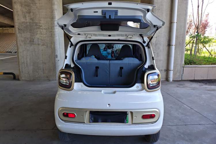 Used Bestune Pony 2025 222km Lightning Horse Trunk