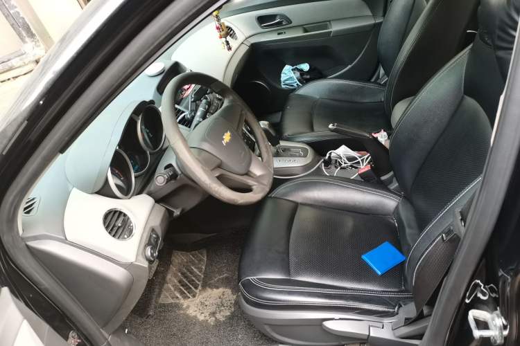 Used Chevrolet Cruze 2013 1.8L SE AT Left Front Seat