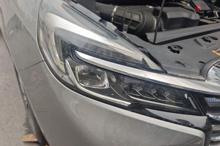 Used Buick GL8 2023 Land Executive Class Comfort Model
