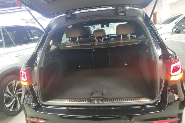 Used Mercedes-Benz GLC 2020 GLC 300 L 4MATIC Dynamic Edition Trunk