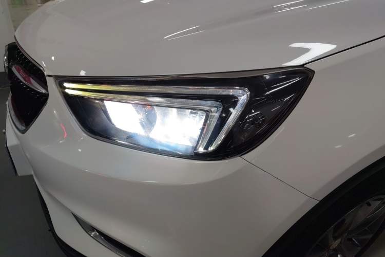 Used Buick Encore 2017 18T Automatic Two-Wheel Drive Urban Leading Model Left Front Headlight