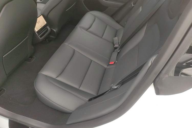 Used Tesla Model 3 2025 Long-Range All-Wheel-Drive Version
