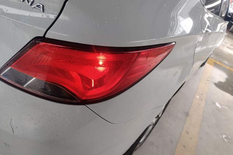 Used Hyundai Verna (older generation) 2016 1.4L Manual Smart GLS Trim
