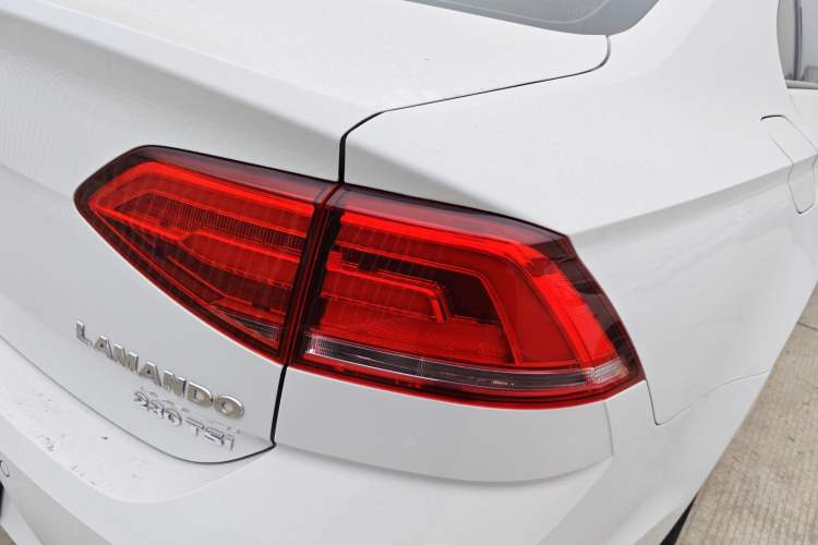 Used Volkswagen Lamando 2017 230TSI DSG Fashion Edition