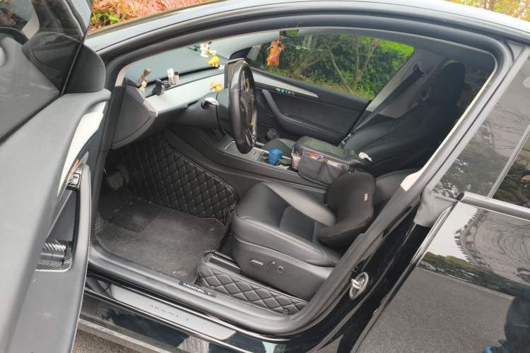 Used Tesla Model Y 2023 Rear-Wheel-Drive Version Driver Seat