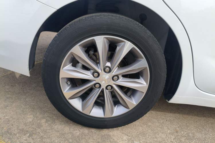 Used Chevrolet Monza 2022 320 Automatic Enjoyment Sunroof Version Right Rear Wheel Hub