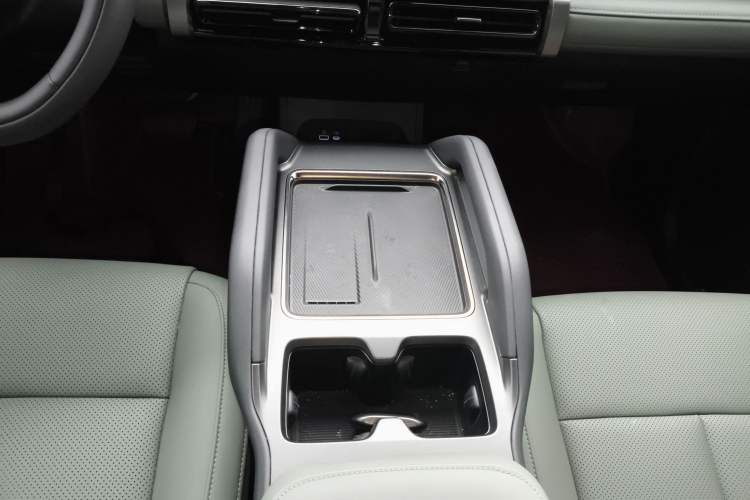 Used Chery Fulwin X3 2025 Model 520 Zhishang Edition Gear Lever