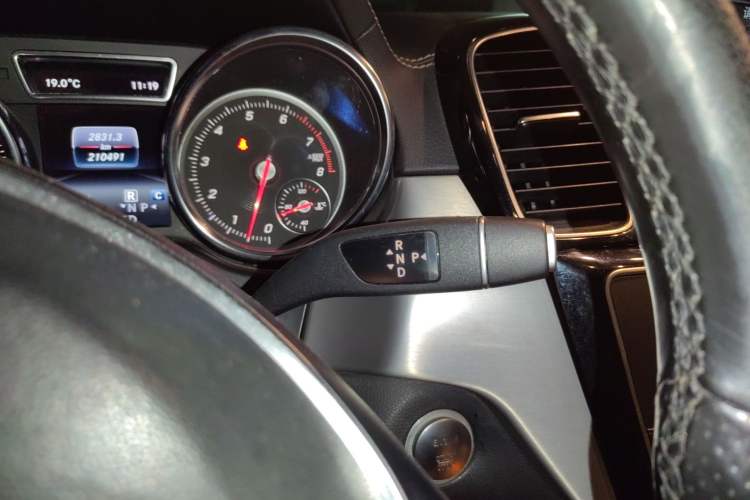 Used Mercedes-Benz GLE Coupe 2017 GLE 400 4MATIC Coupe SUV Gear Lever