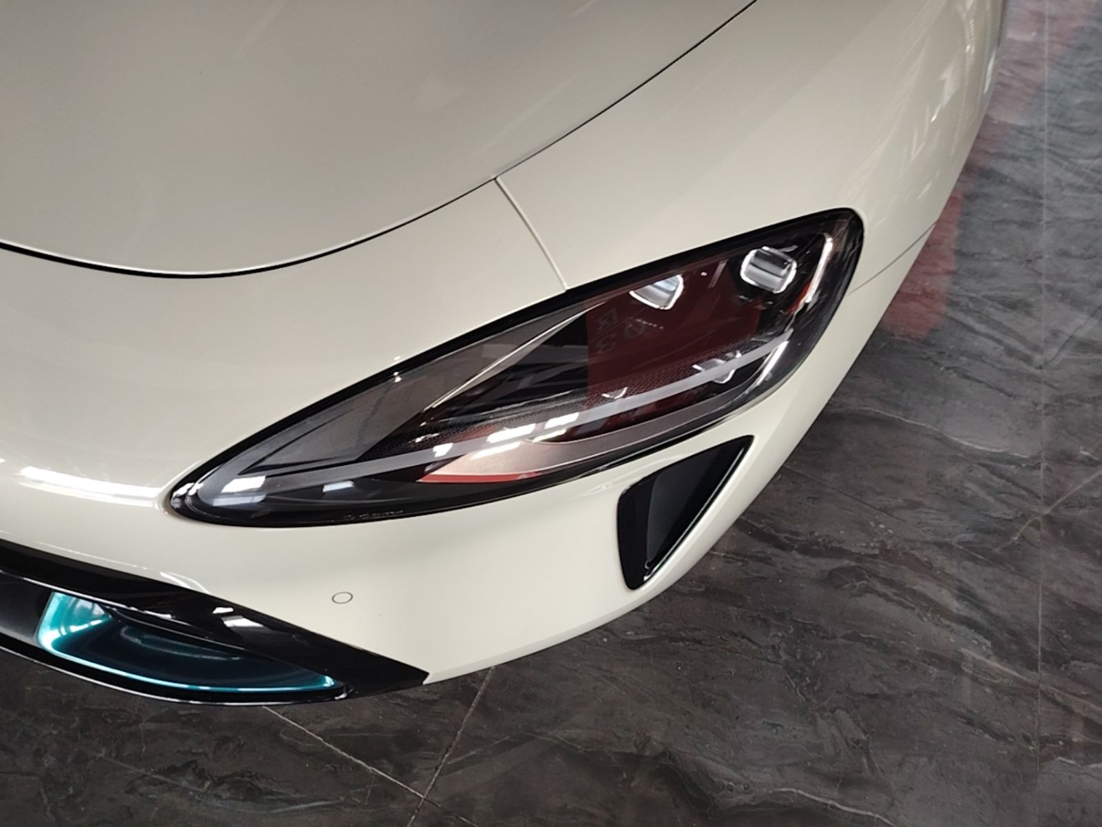 Xiaomi Auto SU7 2024 Rear-Drive Ultra-Long Range Advanced Pro-Level Intelligent Driving Version — снимка 8
