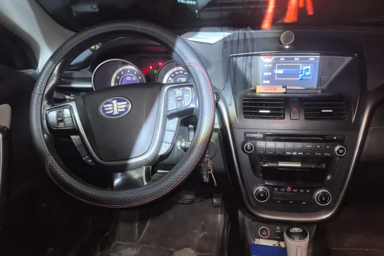 Used Bestune X80 2015 2.0L Automatic Comfort Anniversary Edition
