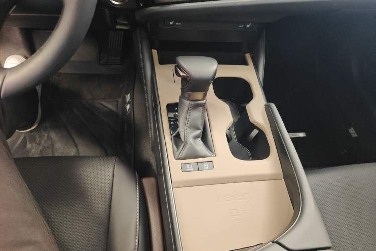 Used Lexus ES 2023 200 Excellence Edition
