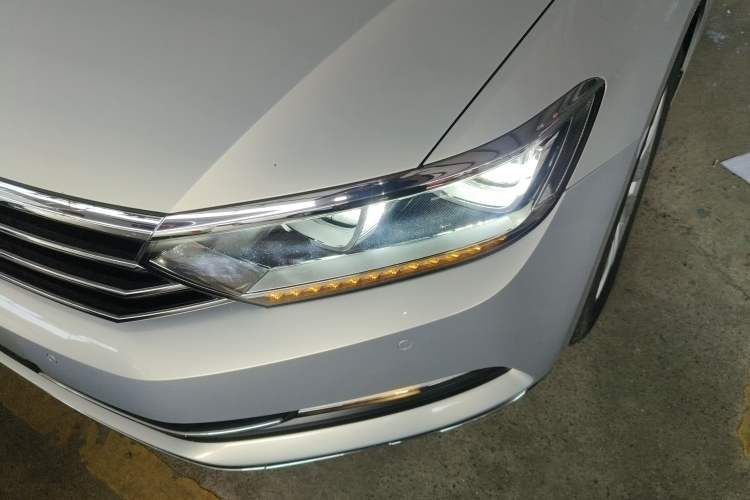 Used Volkswagen Magotan 2019 330TSI DSG Luxury Version China VI Standard
