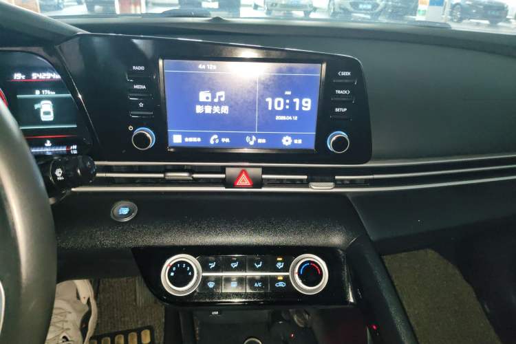 Used Hyundai Elantra 2021 1.5L CVT GLX Elite Edition Audio And AC Panel