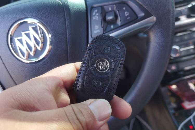 Used Buick Encore 2016 18T Automatic Two-Wheel Drive Urban Fashion Model
