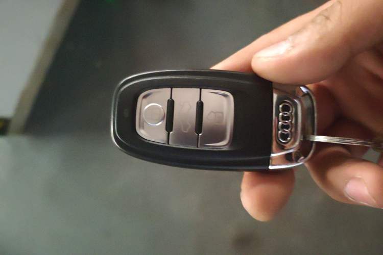 Used Audi Q5 2017 40 TFSI Ambition Edition Vehicle Key