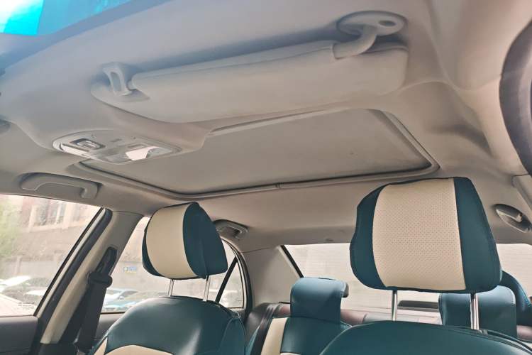 Used Geely Auto Vision 2016 1.5L Automatic Happiness Edition Headliner