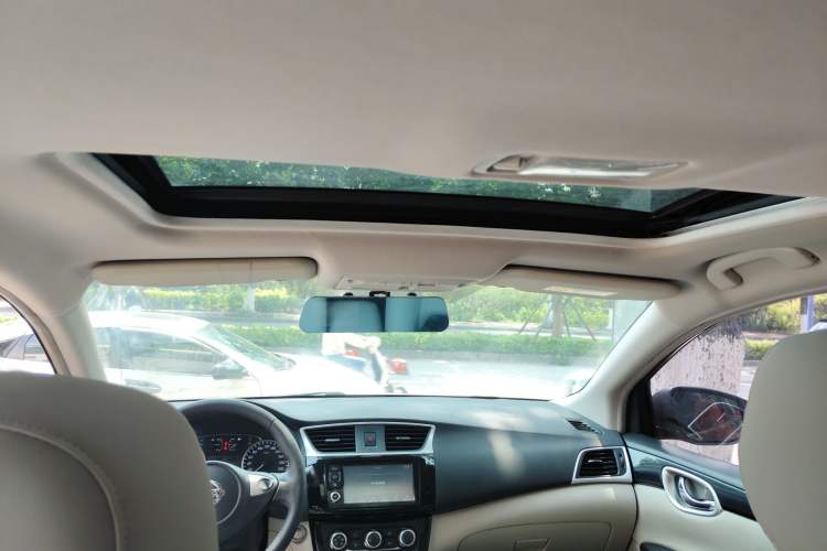 Used Nissan Sylphy 2018 1.6XV CVT Deluxe Edition Headliner